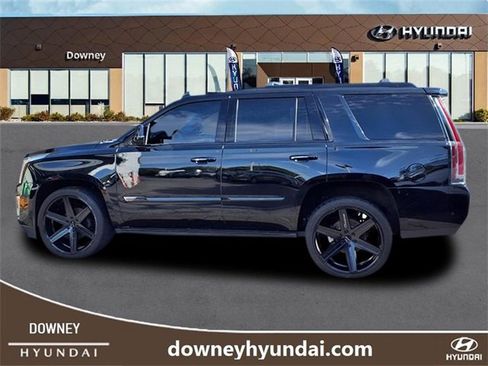 Used 2020 Cadillac Escalade Premium Luxury image 6