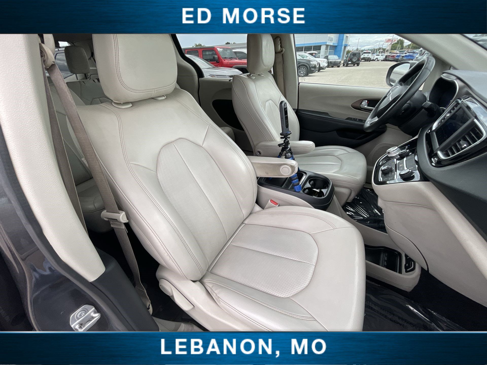 Used 2021 Chrysler Voyager Lxi FWD image 25