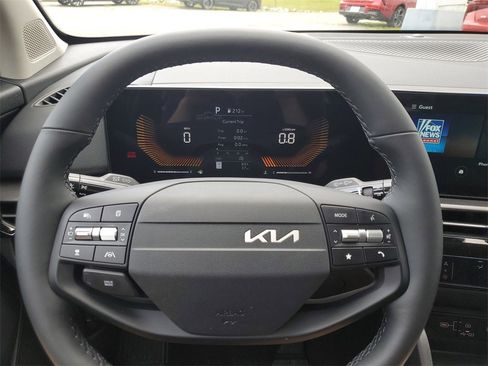 New 2026 Kia Sportage LX image 10