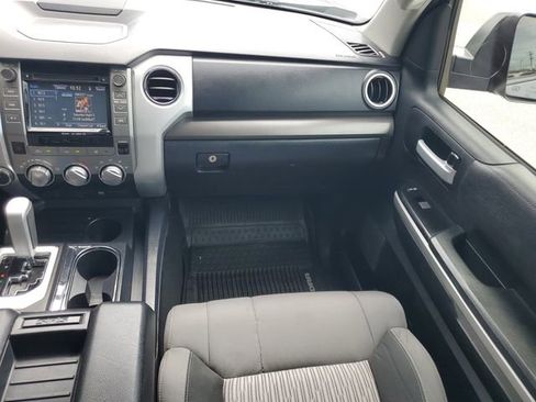 Used 2017 Toyota Tundra SR5 w/ SR5 Upgrade Package AWD/4WD image 30