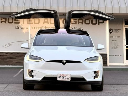 Used 2016 Tesla Model X 75D AWD/4WD image 3