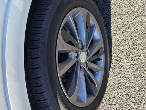 Used 2023 Buick Encore GX Select w/ Sport Touring Package image 10