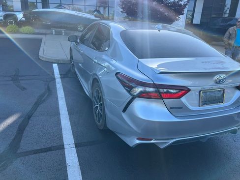 Used 2021 Toyota Camry SE image 11