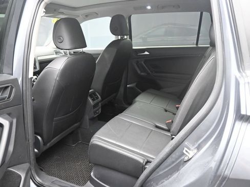 Used 2019 Volkswagen Tiguan SE w/ Panoramic Sunroof Package AWD/4WD image 24