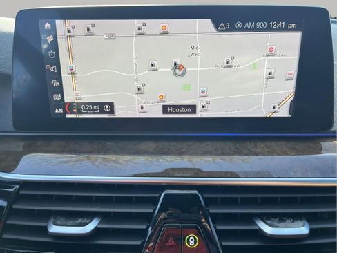 Used 2019 BMW 530i xDrive w/ Premium Package image 21