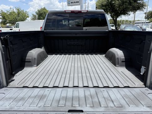 Used 2024 GMC Sierra 1500 AT4 w/ Technology Package AWD/4WD image 33