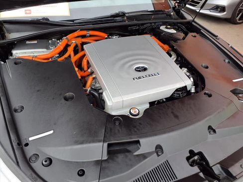 Certified 2024 Toyota Mirai XLE image 25