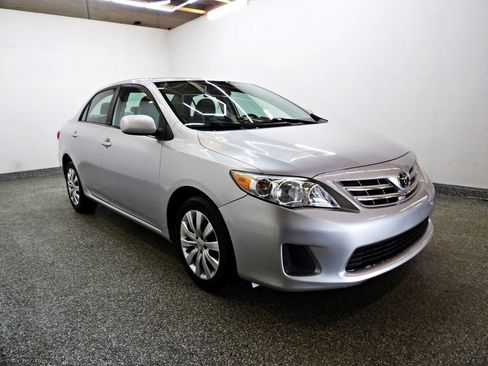 Used 2013 Toyota Corolla LE w/ Preferred Accessory Pkg #2 FWD image 32