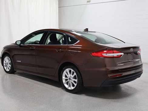 Used 2019 Ford Fusion SE image 3