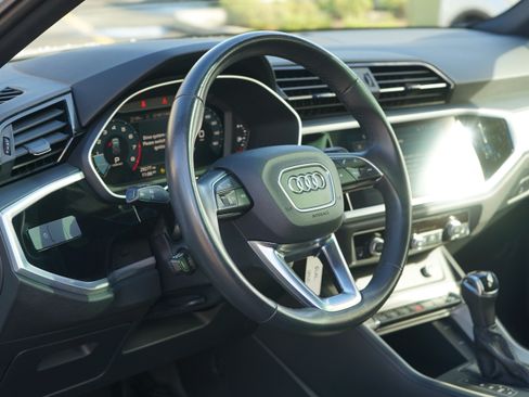 Used 2022 Audi Q3 2.0T Premium w/ Convenience Package image 16