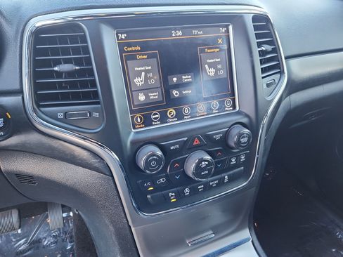 Used 2018 Jeep Grand Cherokee Altitude image 13