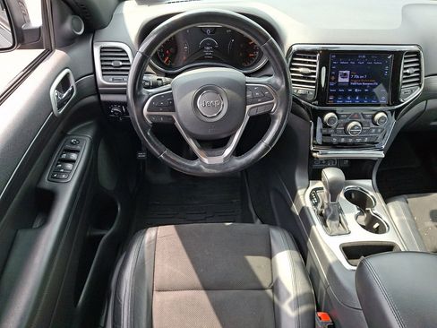 Used 2019 Jeep Grand Cherokee Altitude AWD/4WD image 22