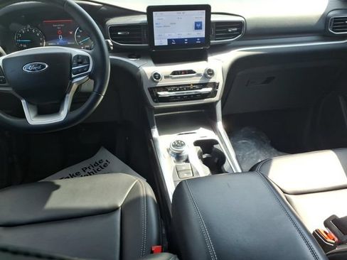 Used 2024 Ford Explorer XLT w/ Equipment Group 202A AWD/4WD image 11