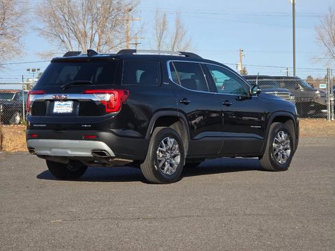 Used 2023 GMC Acadia SLT image 2