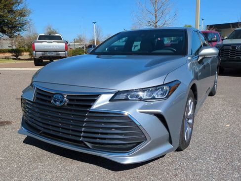 Certified 2021 Toyota Avalon XLE w/ Moonroof Package image 2
