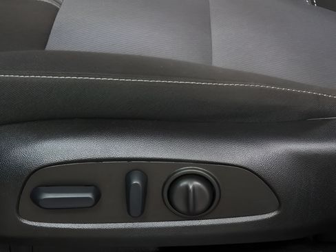 Used 2025 Chevrolet Blazer LT AWD/4WD image 18