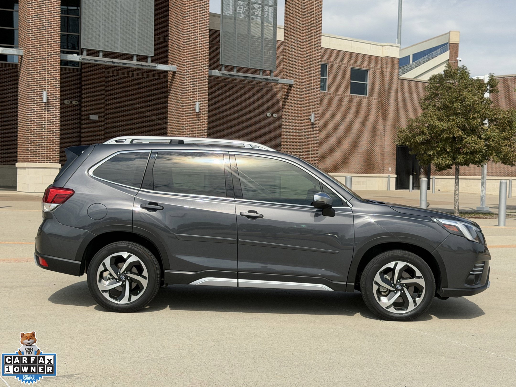 Used 2024 Subaru Forester Touring w/ Convenience Package AWD/4WD image 3