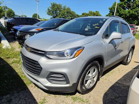 Used 2019 Chevrolet Trax LT w/ LT Convenience Package FWD image 1