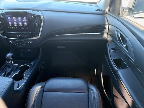 Used 2021 Chevrolet Traverse RS image 18