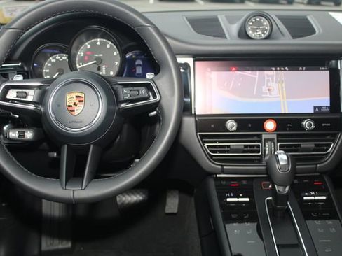 New 2026 Porsche Macan image 6