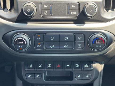 Used 2022 Chevrolet Colorado ZR2 image 14