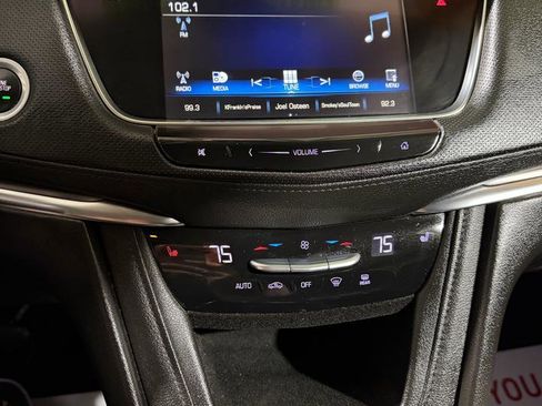 Used 2018 Cadillac XT5 Luxury w/ Driver Awareness Package image 18