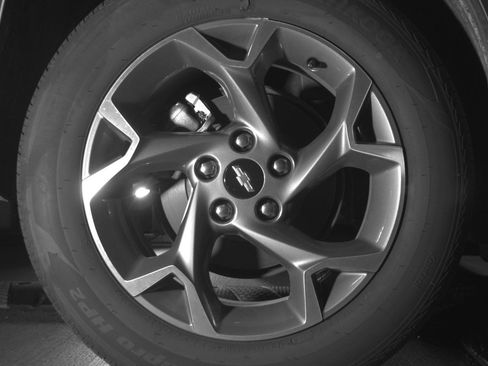 Used 2025 Chevrolet Trax LT image 14