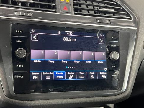 Used 2022 Volkswagen Tiguan SE image 31