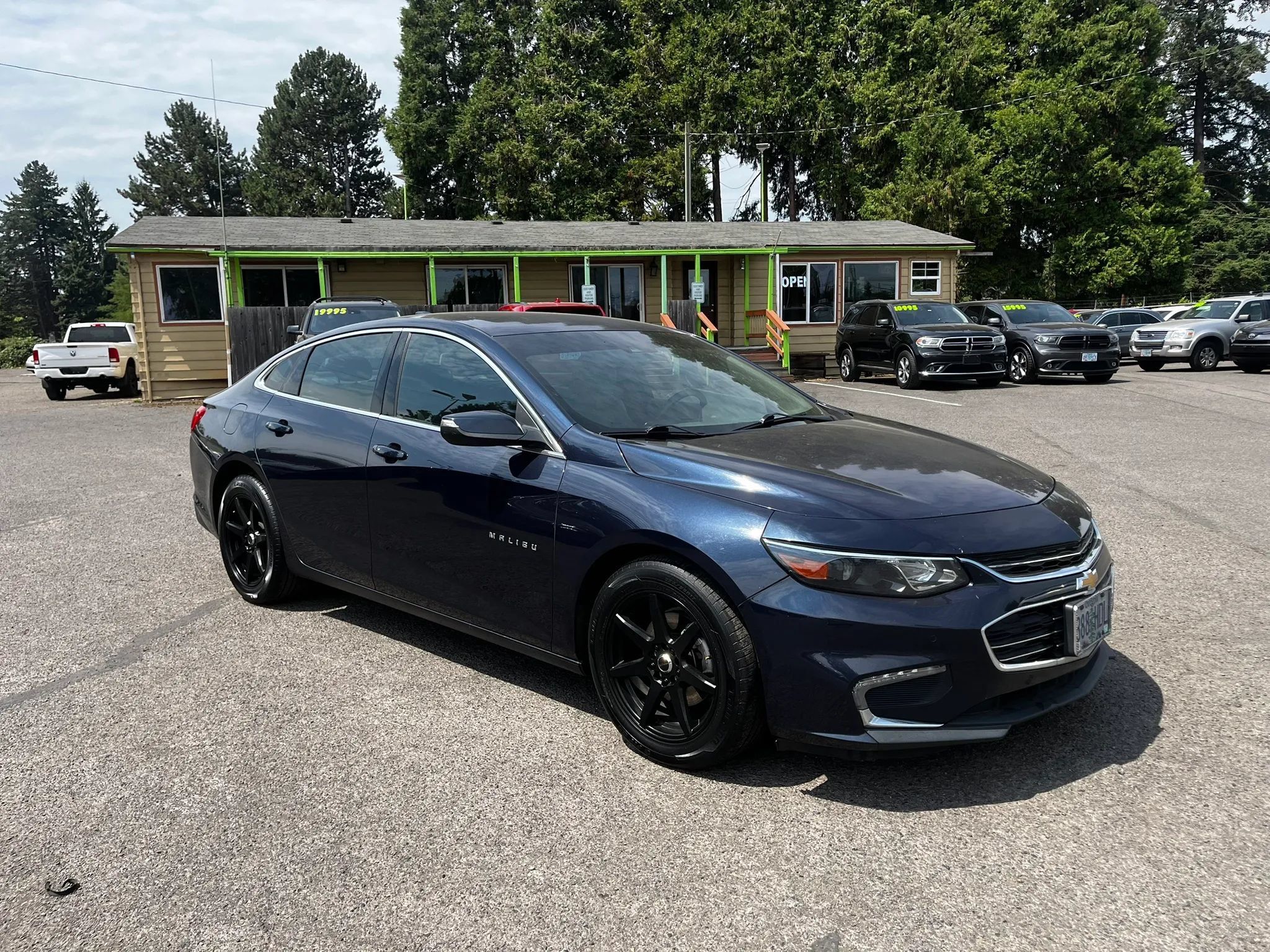 Used 2016 Chevrolet Malibu LT w/ Driver Confidence Package FWD image 1