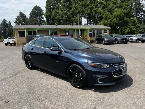 Used 2016 Chevrolet Malibu LT w/ Driver Confidence Package FWD image 1