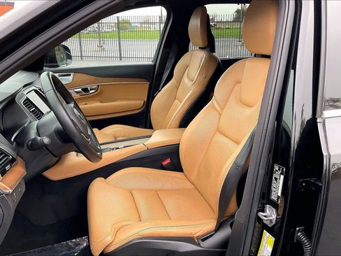 Used 2017 Volvo XC90 T6 Inscription w/ Vision Package image 28