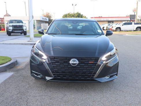 New 2025 Nissan Altima 2.5 SR w/ SR Premium Package image 12