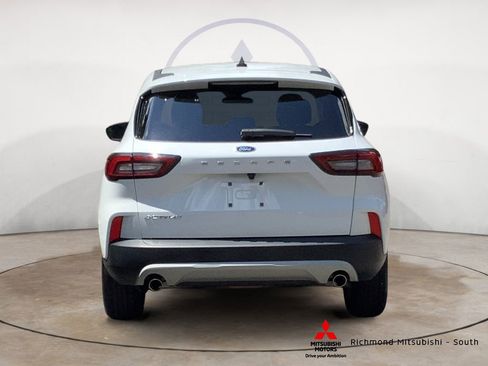 Used 2023 Ford Escape Active FWD image 4