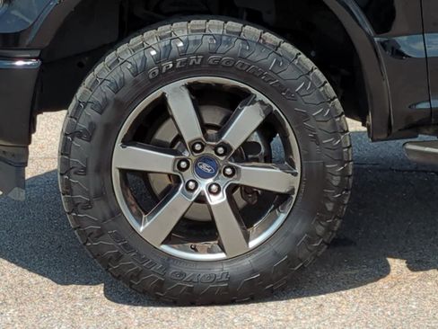 Used 2017 Ford F150 XLT w/ Equipment Group 302A Luxury AWD/4WD image 14