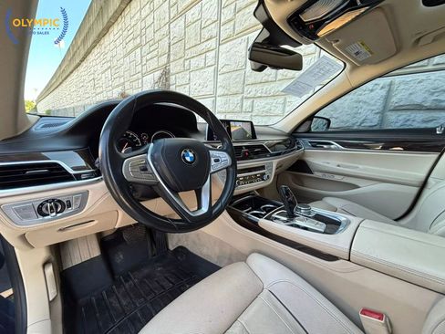 Used 2016 BMW 740i w/ Executive Package 2 image 17