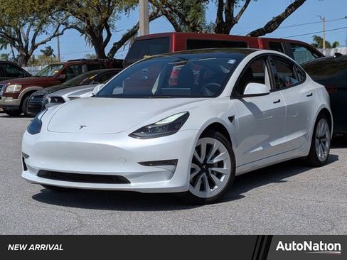 Used 2022 Tesla Model 3 Long Range image 1
