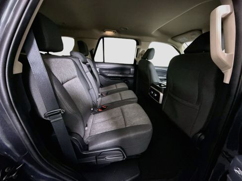 Used 2024 Ford Expedition XLT RWD image 27