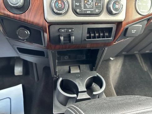 Used 2013 Ford F250 Lariat w/ Lariat Interior Pkg AWD/4WD image 22