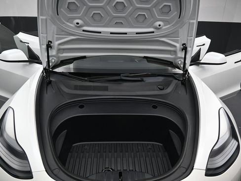 Used 2023 Tesla Model 3 Standard Range RWD image 37