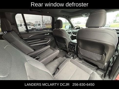 Used 2024 Jeep Grand Cherokee L Laredo image 13