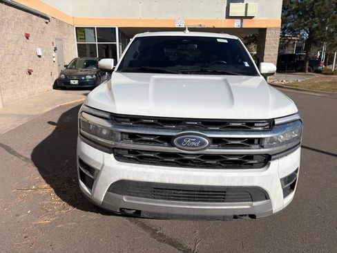 Used 2022 Ford Expedition Max Limited image 2