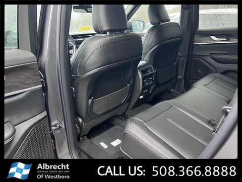 New 2025 Jeep Grand Cherokee Limited image 11