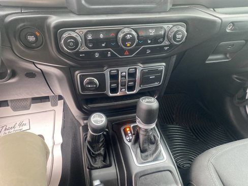 Used 2018 Jeep Wrangler Unlimited Sport S image 25