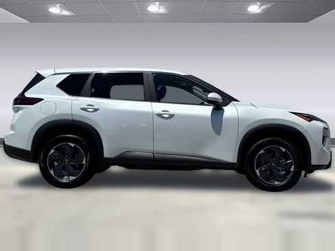 Used 2025 Nissan Rogue SV AWD/4WD image 8