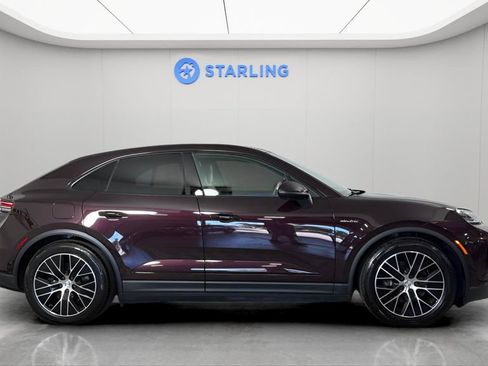 Used 2025 Porsche Macan Electric w/ Premium Package RWD image 11