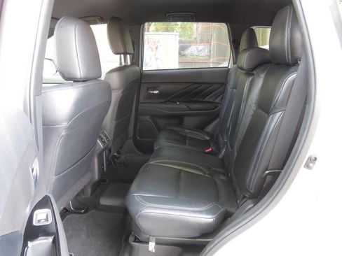 Used 2020 Mitsubishi Outlander SEL image 18