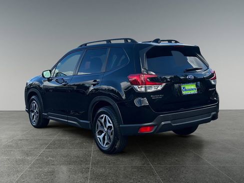 Used 2022 Subaru Forester Premium AWD/4WD image 5
