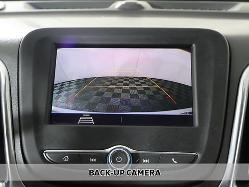 Used 2020 Chevrolet Equinox LS w/ LS Convenience Package FWD image 4