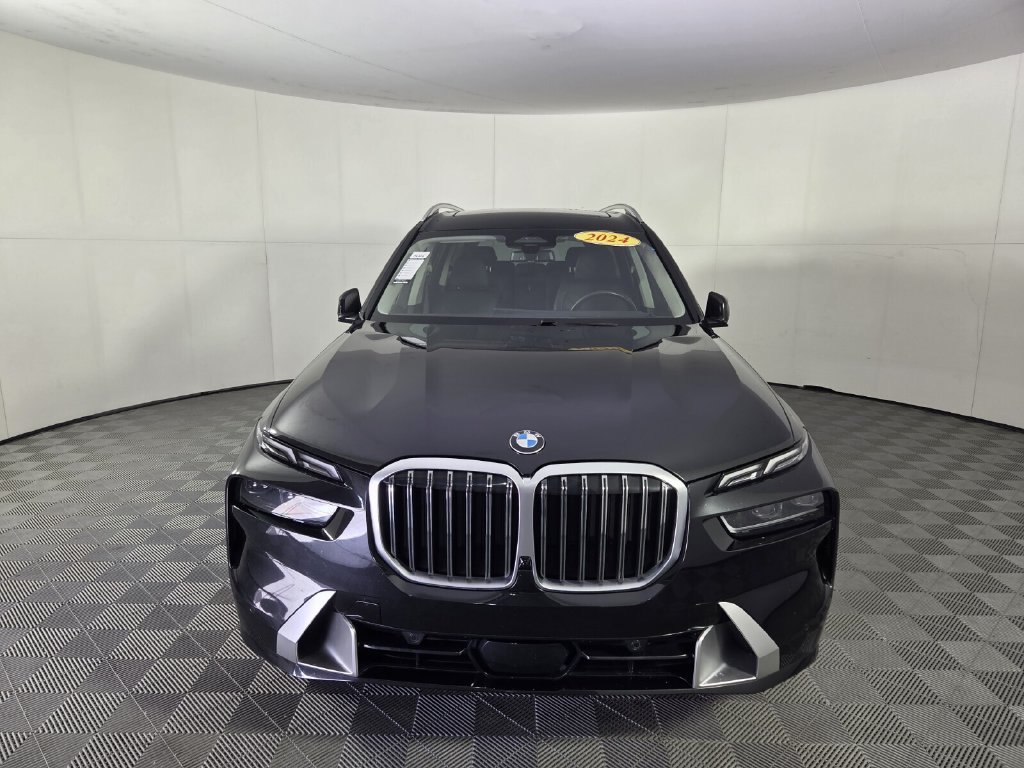 Used 2024 BMW X7 xDrive40i AWD/4WD image 3