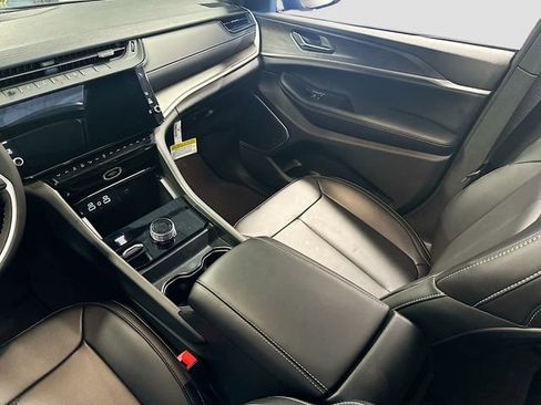 New 2026 Jeep Grand Cherokee Limited w/ Limited Altitude Package AWD/4WD image 24